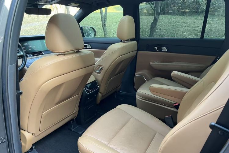 理想汽车 理想ONE 2021款 增程6座版中控内饰7003