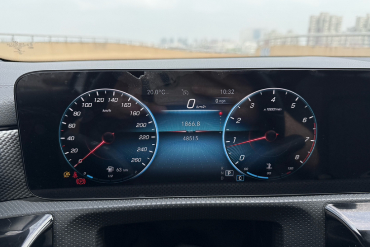 奔驰A级 2021款 A 180 L 运动轿车中控内饰15