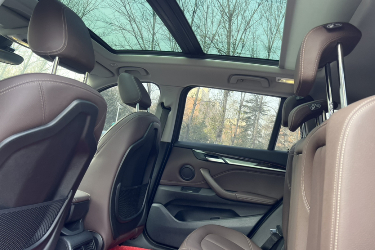 宝马X1 2020款 xDrive25Li 尊享型中控内饰7007