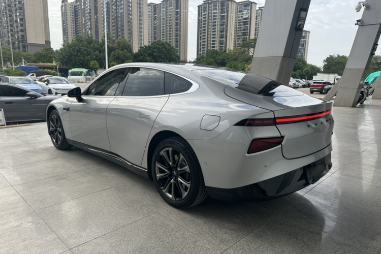 小鹏P7 2020款 670E车身外观6005