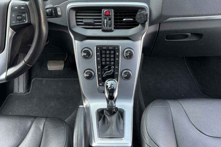 沃尔沃V40 2018款 T3 智雅版中控内饰7006