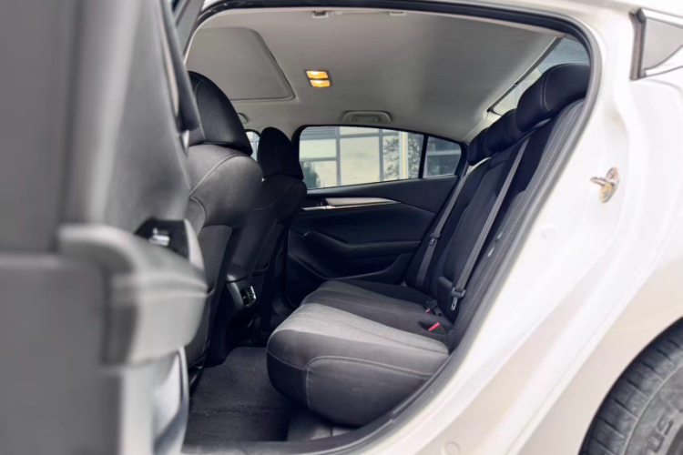 马自达 阿特兹 2020款 2.0L 蓝天时尚版中控内饰7004