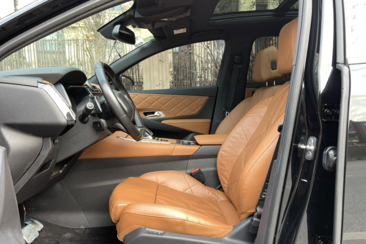 DS 7 2018款 45THP 里沃利先锋版中控内饰7001