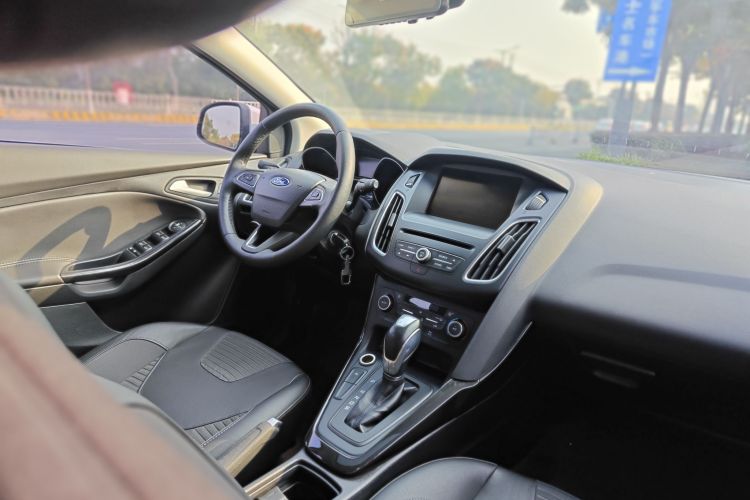 福特 福克斯 2015款 两厢 EcoBoost 180 自动精英型中控内饰7004