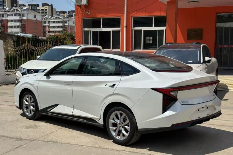 灵悉L 2025款 头号玩家版+超级加倍选装包车身外观6003