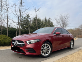 奔驰A级 2021款 A 200 L 运动轿车时尚型