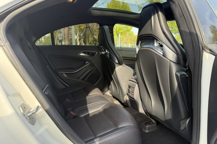 奔驰CLA AMG 2015款 AMG CLA 45 4MATIC中控内饰7002
