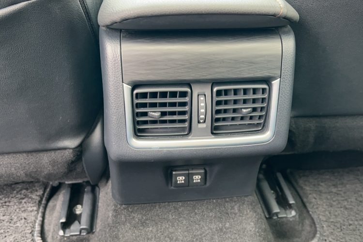 丰田 凯美瑞 2021款 2.5G 豪华版局部细节9001