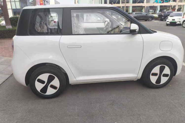 长安启源 长安Lumin 2026款 宝藏版 205km 心爱米 国轩车身外观6007