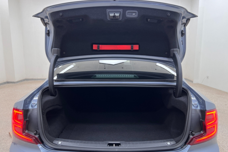 沃尔沃S90 2017款 T4 智远版中控内饰7009