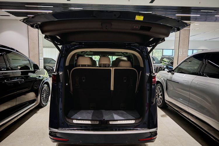 腾势D9 2024款 DM-i 980 四驱尊荣型中控内饰7010