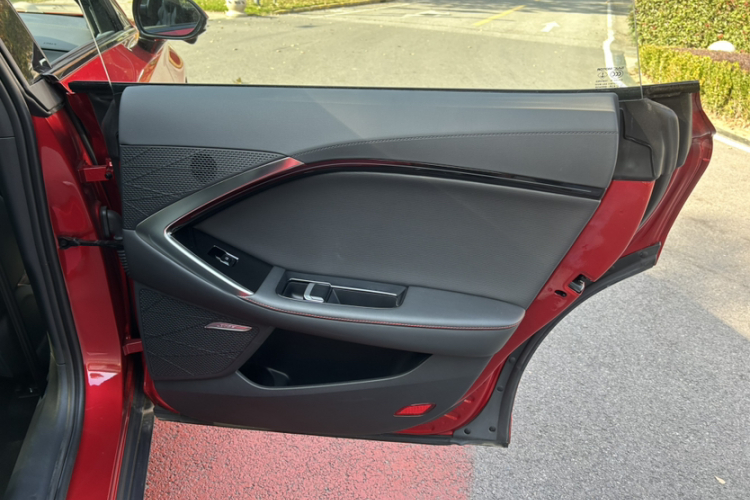 名爵 MG7 2023款 2.0T 自动Trophy+激擎耀世版中控内饰7008