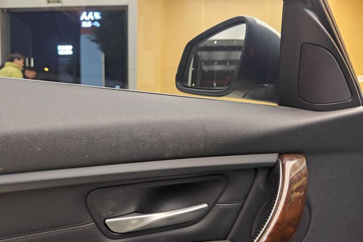 宝马3系 2015款 320Li 超悦版豪华设计套装中控内饰7005