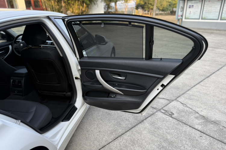 宝马3系 2016款 320Li 时尚型中控内饰7001