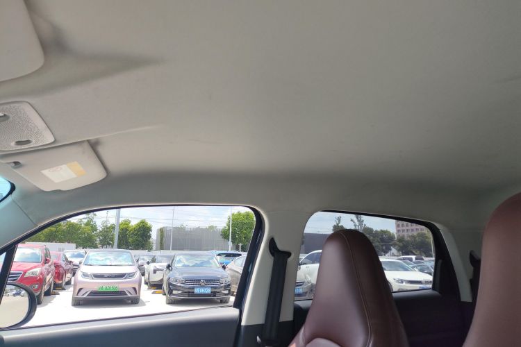 零跑汽车 零跑T03 2021款 400轻享版 三元锂中控内饰7010