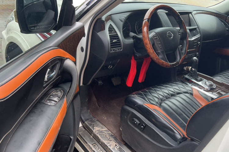 日产 途乐（平行进口）中控内饰7002