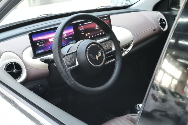 五菱汽车 五菱缤果 2023款 410km 灵犀尊享款中控内饰7005