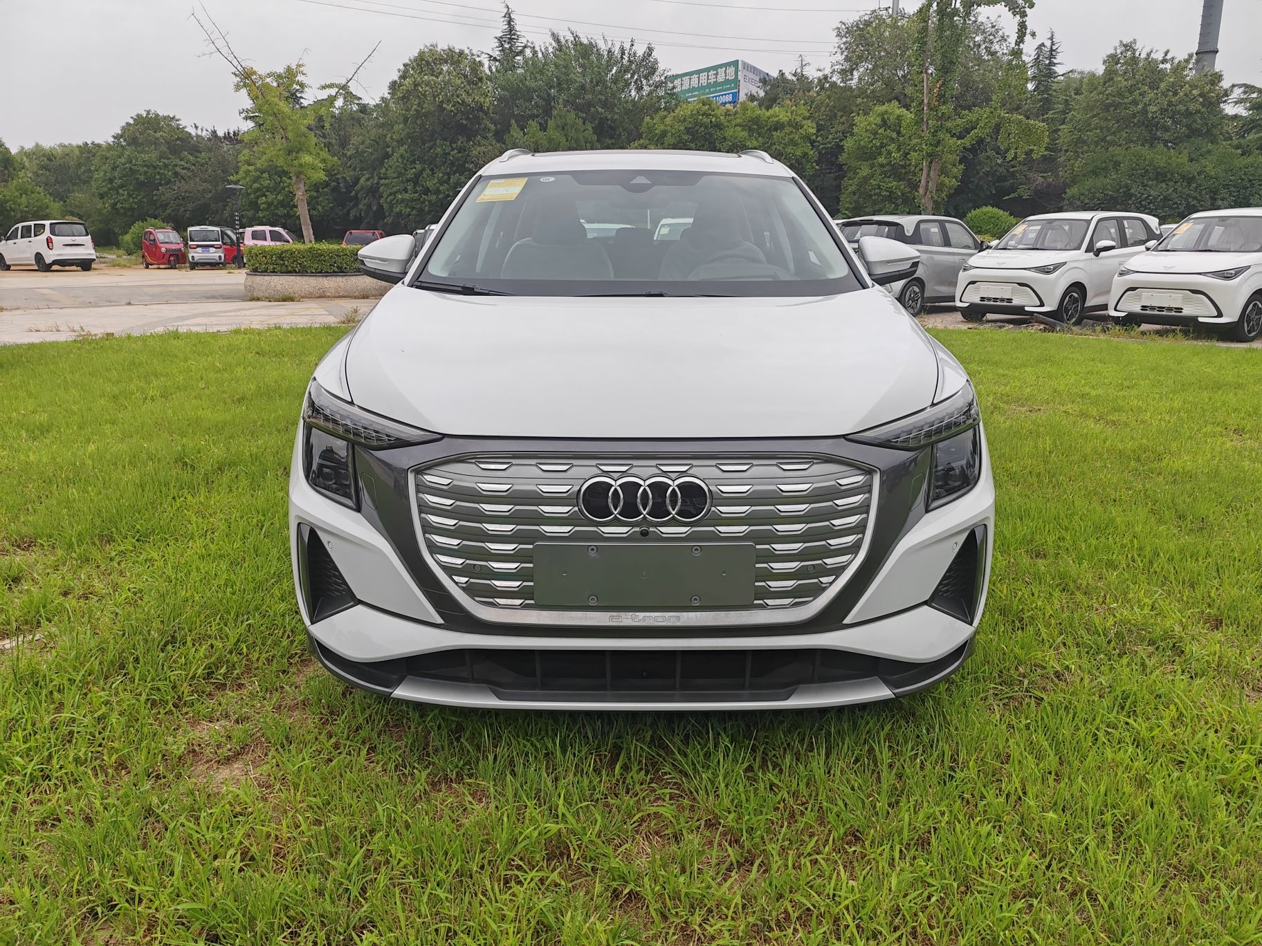 奥迪Q5 e-tron 2023款 40 e-tron 星耀型 锦衣套装