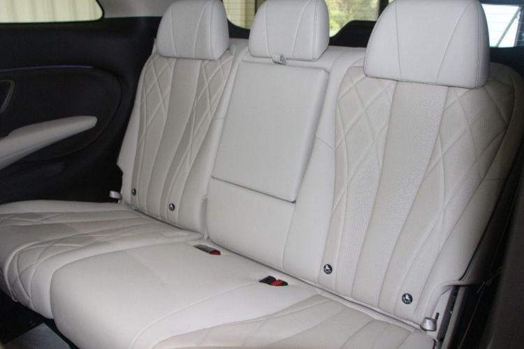 腾势D9 2024款 DM-i 980 四驱尊荣型中控内饰7003