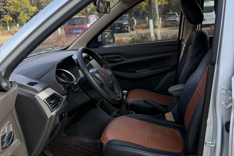 五菱汽车 五菱宏光 2021款 1.5L改款 S标准型 电动助力LAR局部细节19