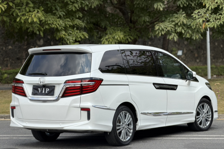 本田 艾力绅 2016款 2.4L 经典版车身外观6010