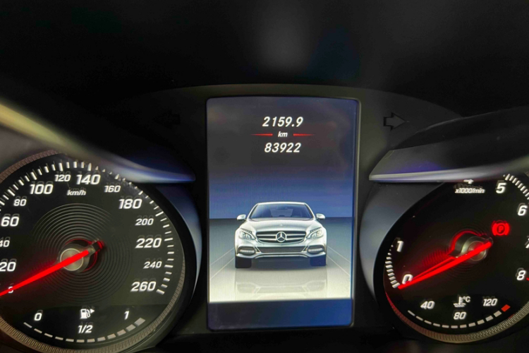 奔驰C级 2015款 改款 C 200 L 运动型中控内饰15