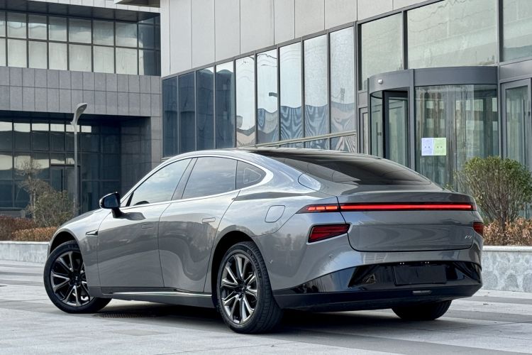 小鹏P7 2022款 480N+车身外观6006