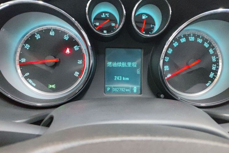 别克 君威 2015款 1.6T 领先技术型中控内饰15