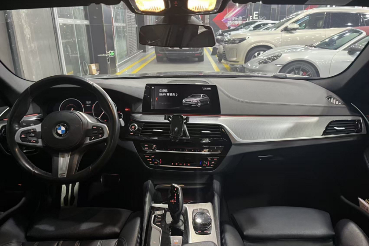 宝马5系(进口) 2019款 525i M运动套装中控内饰7006