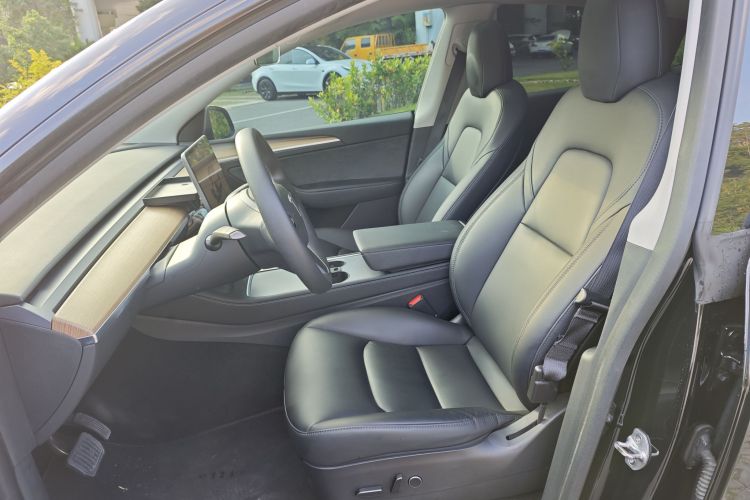 特斯拉 Model Y 2022款 后轮驱动版局部细节19