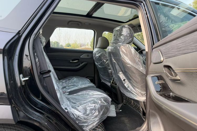 捷途山海L9 2024款 1.5TD 2DHT Pro 7座中控内饰7004