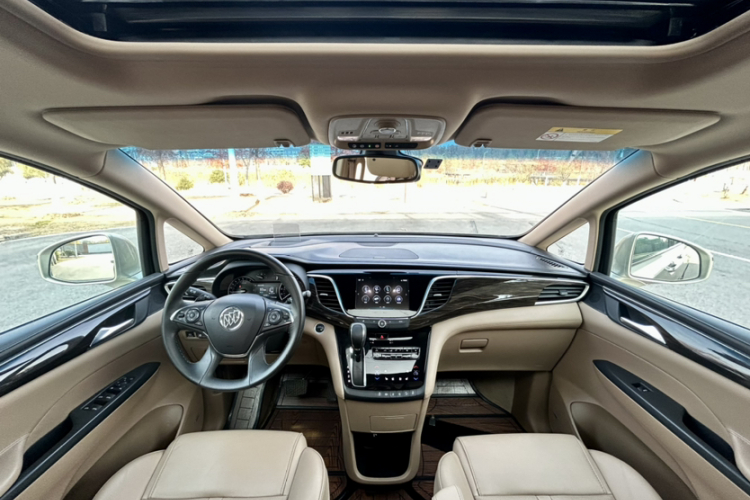 别克GL8 2017款 ES 28T 旗舰型 国V中控内饰7004