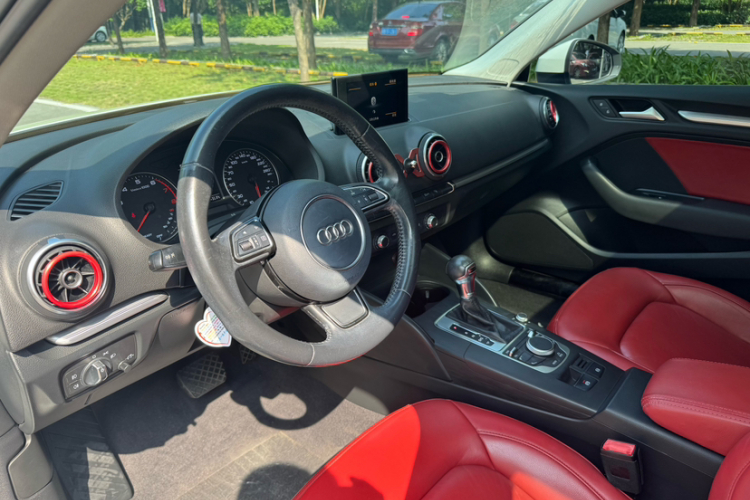 奥迪A3 2016款 Limousine 35 TFSI 领英型中控内饰7003