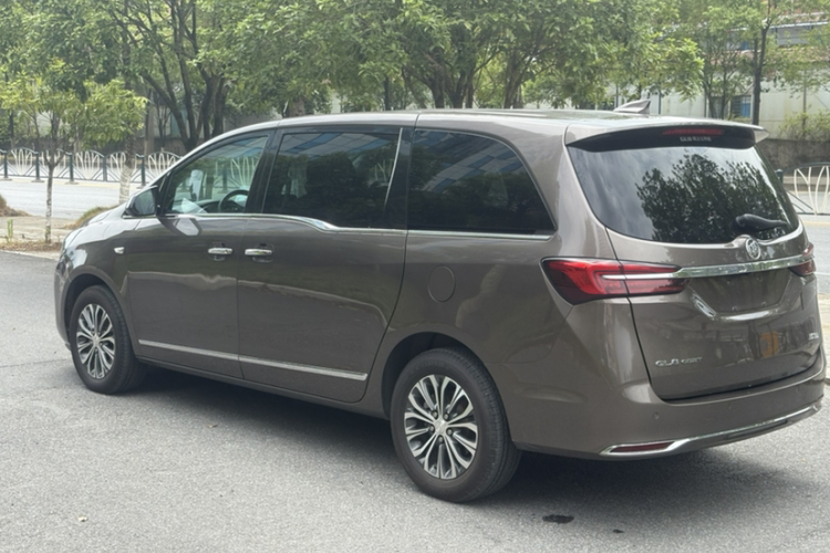 别克GL8 2021款 陆上公务舱 652T 豪华型车身外观6004