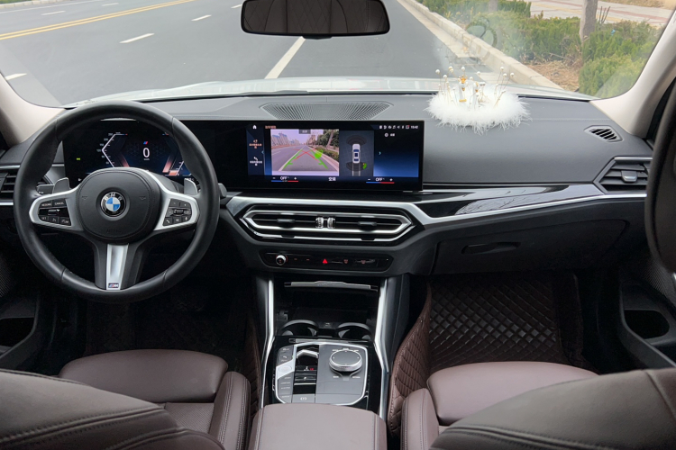 宝马3系 2023款 320Li M运动套装中控内饰7002