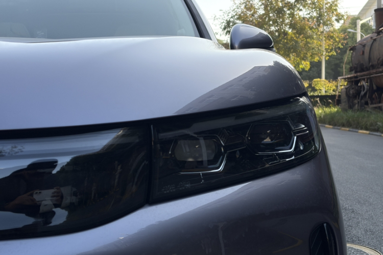 岚图汽车 岚图FREE 2025款 FREE+ 四驱乾崑版局部细节36