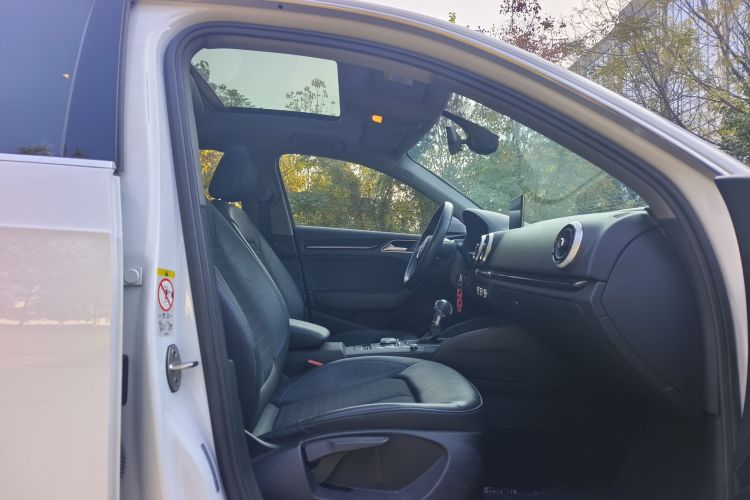 奥迪A3 2020款 Sportback 35 TFSI 时尚型 国VI中控内饰7009