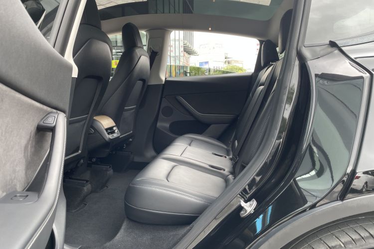 特斯拉 Model Y 2022款 后轮驱动版中控内饰7007