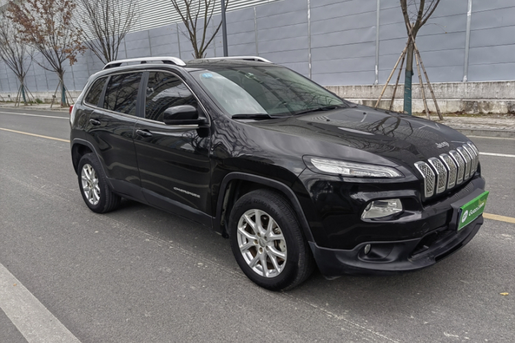 Jeep 自由光(进口) 2014款 2.4L 都市版车身外观6007