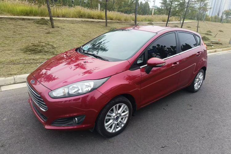 福特 嘉年华 2013款 两厢 1.5L 自动时尚型车身外观1