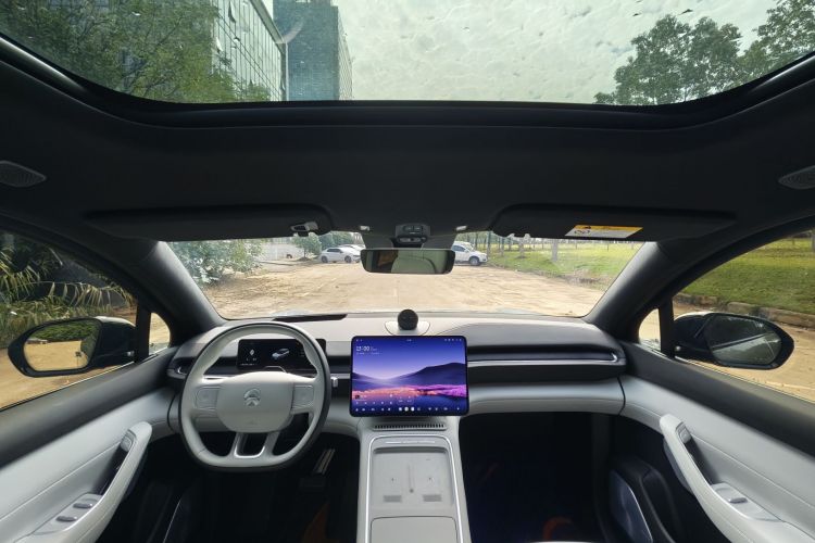 蔚来ES6 2025款 75kWh中控内饰7010