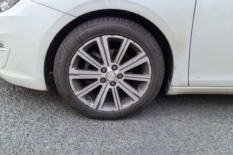 标致408 2014款 1.8L 自动豪华版车身外观6005