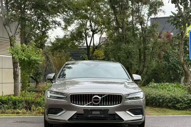 沃尔沃S60 2021款 T4 智远豪华版车身外观6010