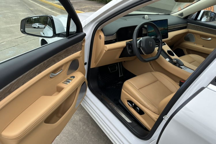 鸿蒙智行 问界M5 2022款 增程四驱至臻版中控内饰7003