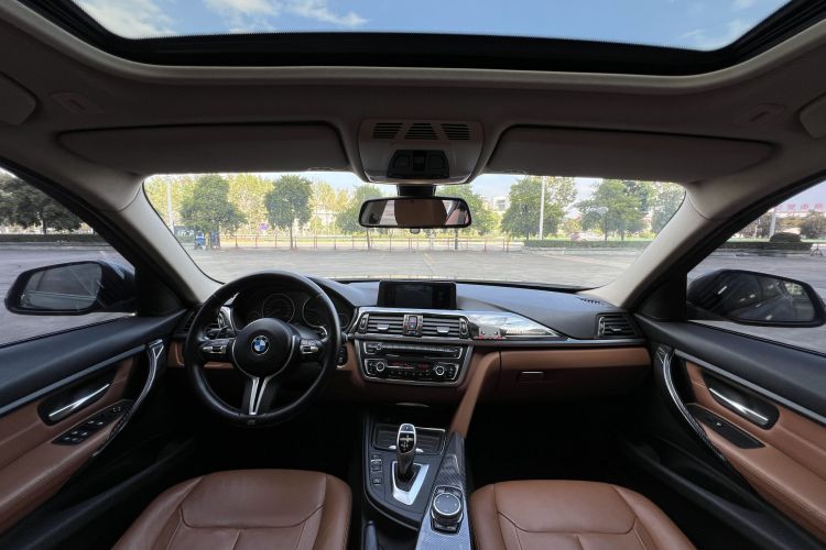 宝马3系 2015款 320Li 超悦版豪华设计套装中控内饰7003