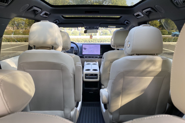 理想汽车 理想L8 2023款 Pro中控内饰7007