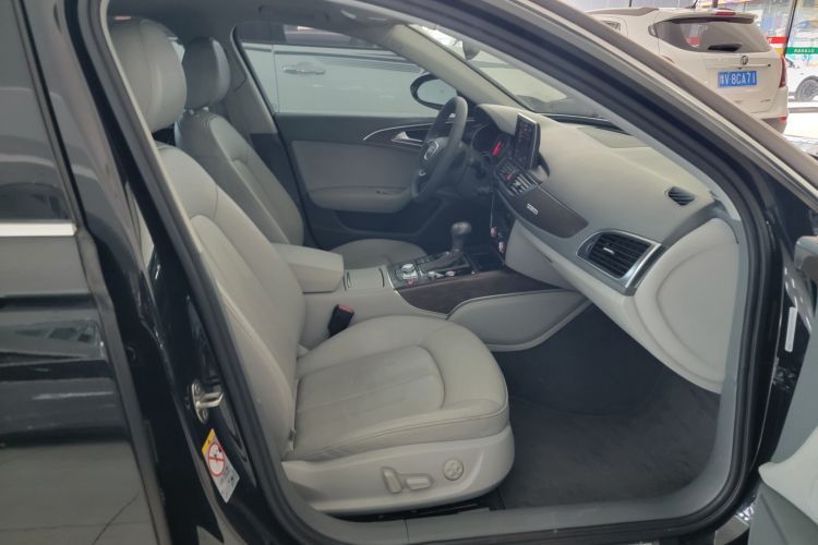 奥迪A6L 2015款 35 FSI quattro 技术型中控内饰7008