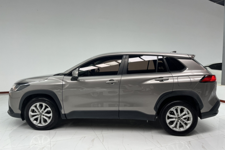 丰田 锋兰达 2022款 2.0L CVT精英版车身外观6002