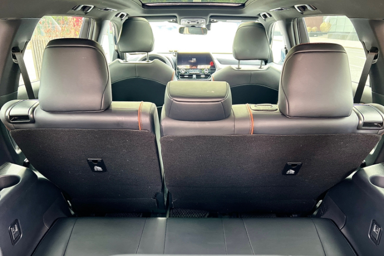 丰田 皇冠陆放 2024款 2.5L HEV四驱豪华版中控内饰7012