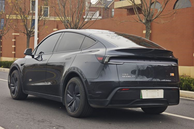 特斯拉 Model Y 2025款 后轮驱动版车身外观6006